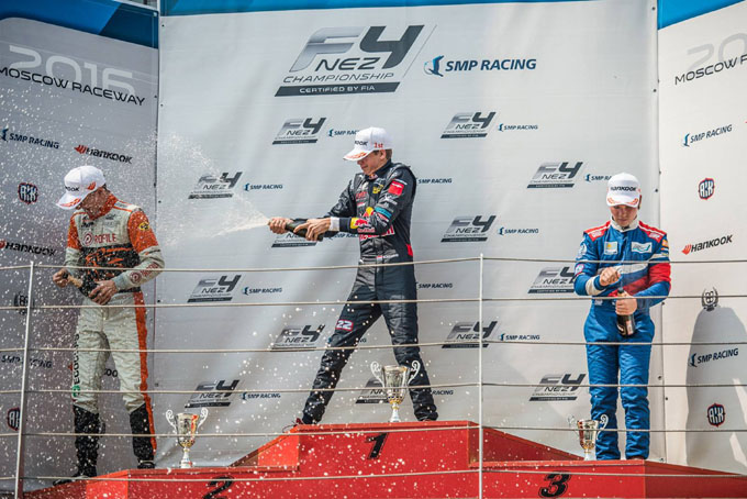 F4 podium Moskou